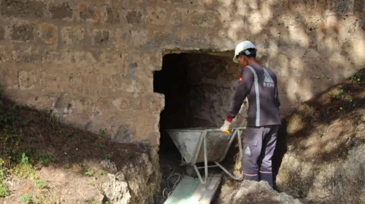 Gazimağusa’da Barış Harekatı'nda halkın Suriçi'ne girişinin sağlandığı tünelde çalışma başlatıldı