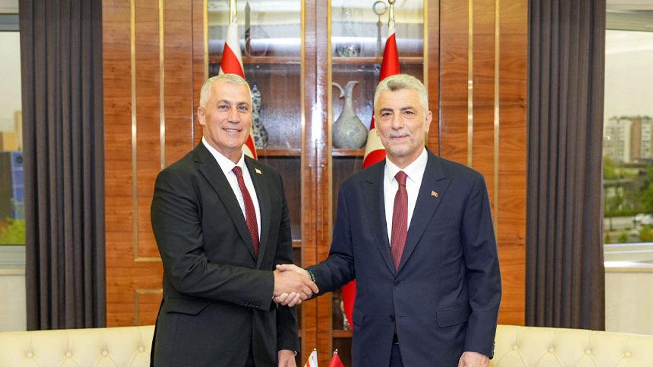 Ekonomi ve Enerji Bakanı Amcaoğlu, Türkiye Ticaret Bakanı Bolat ile görüştü