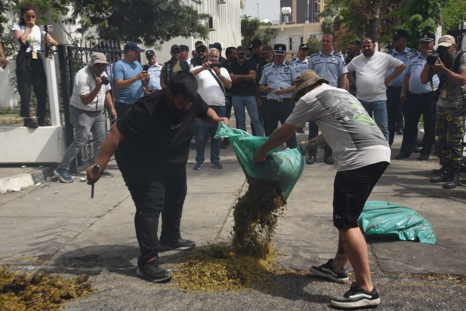Hayvancılar: Cebimizdeki son parayı da aldılar, meydanlara çıkmaktan başka çaremiz kalmadı