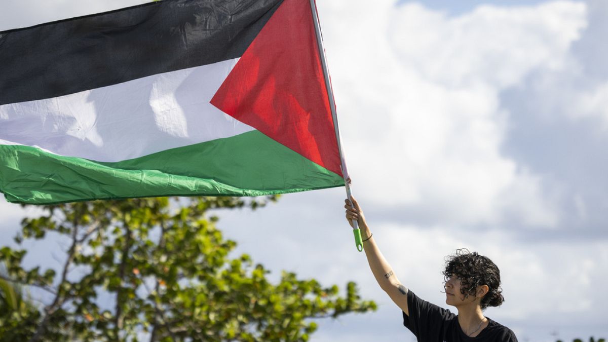 Üç ülke Filistin Devleti'ni resmen tanıdı