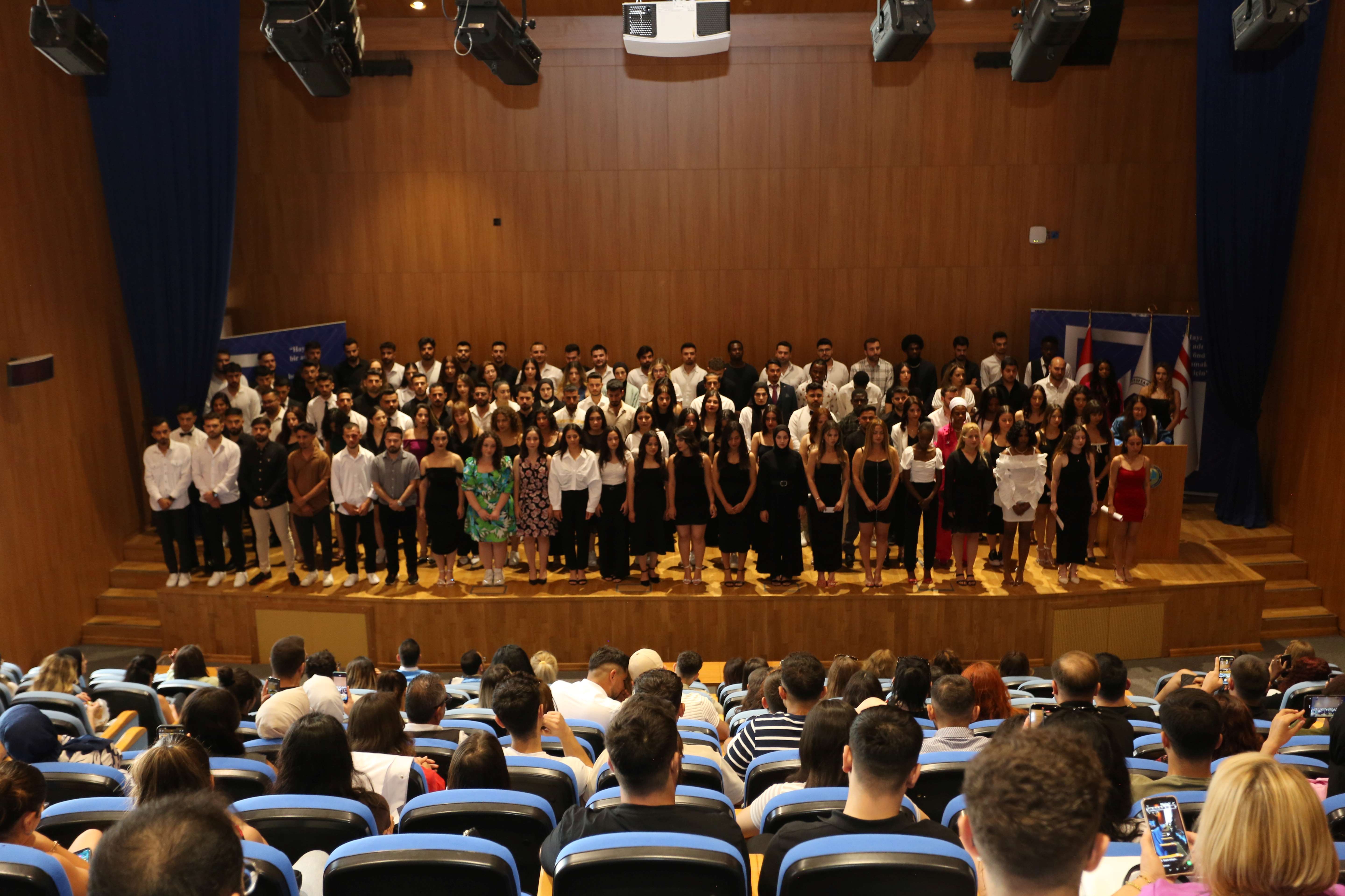 LAÜ Hemşirelik Bölümü mezunları için yemin töreni düzenledi