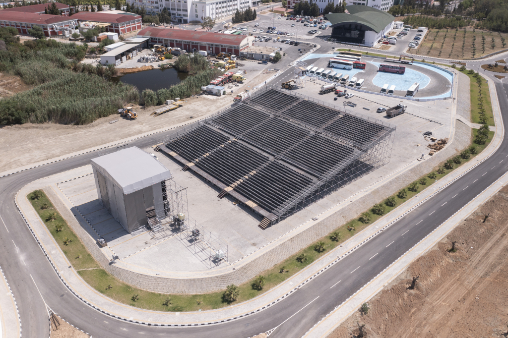 YDÜ'de “Moe Açık Hava Sahnesi” Cuma günü açılıyor