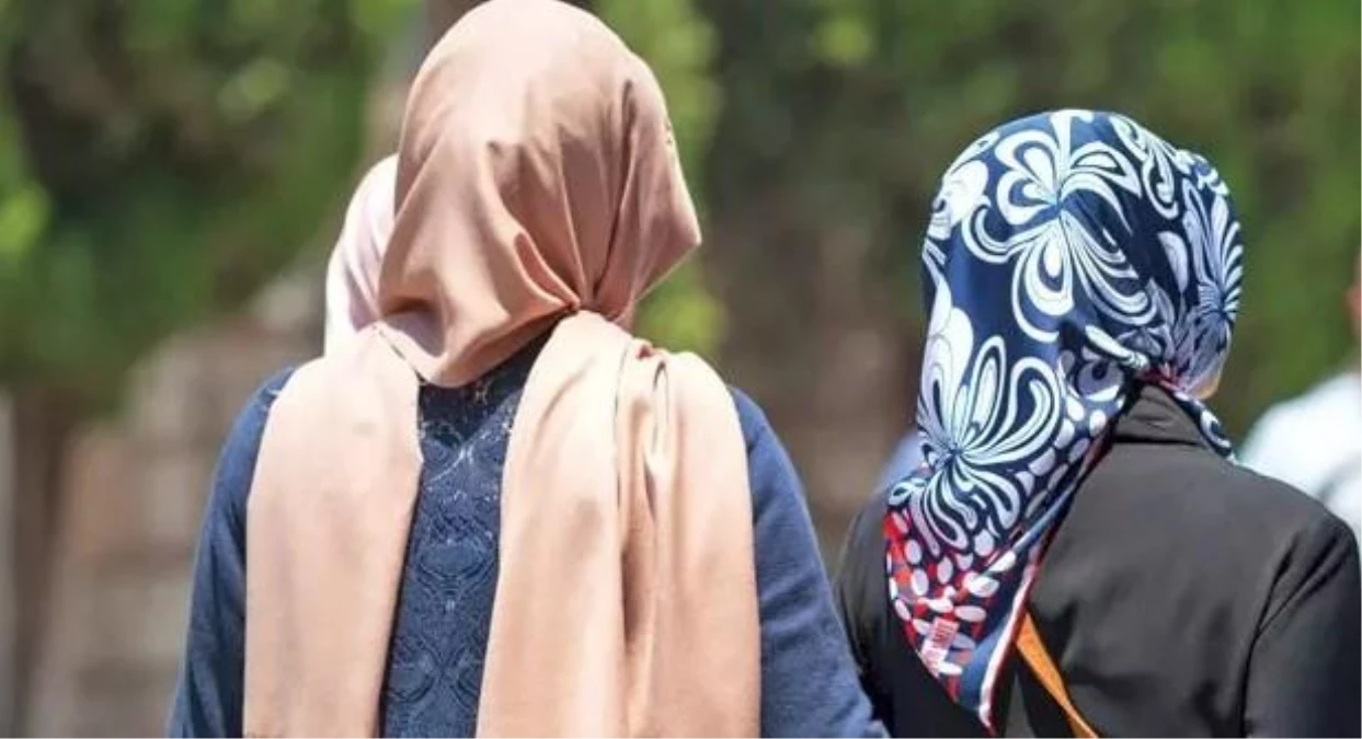 Tacikistan'da başörtüsü ve dini bayram yasağı