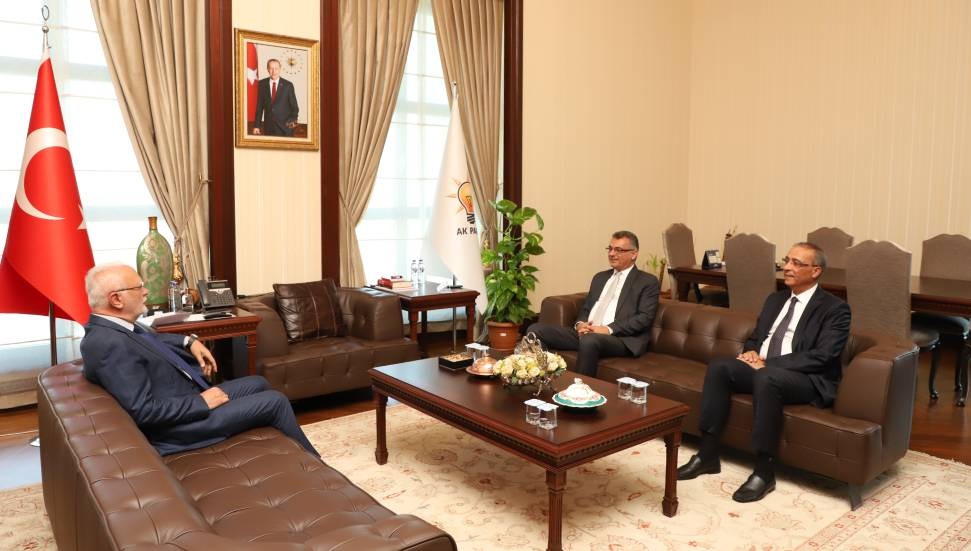 Tufan Erhürman'dan AK Parti'ye ziyaret: Mustafa Elitaş ile görüştü