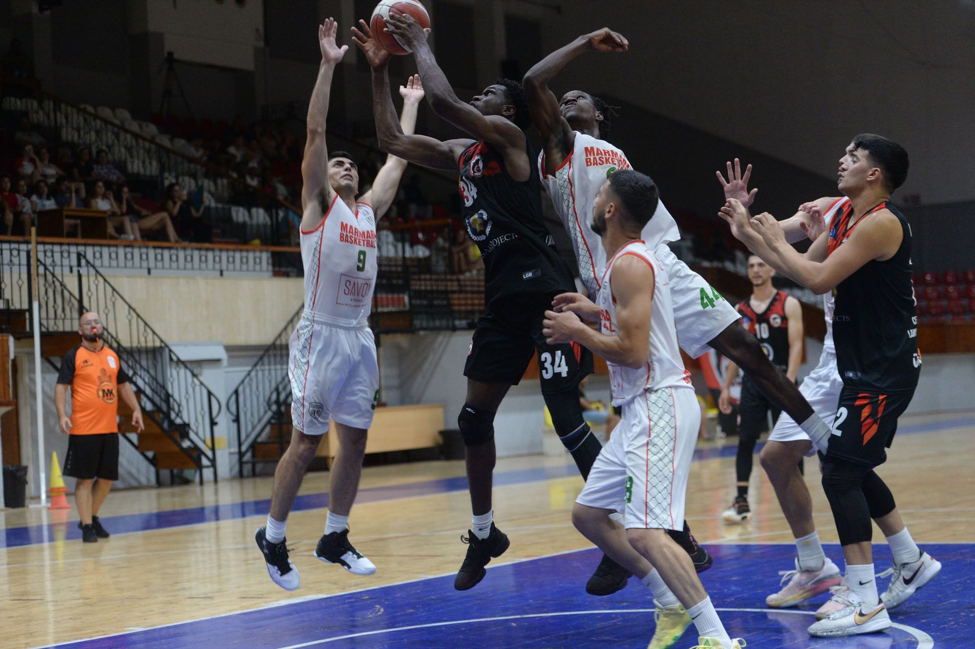 Gençler Birliği ikide iki yaptı: 58-72, Şampiyonluğa yürüyor...