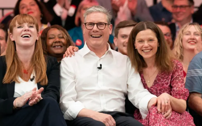 Keir Starmer: İngiltere'de İşçi Partisi'ni 14 yıl sonra iktidara taşıyan ülkenin yeni başbakanı