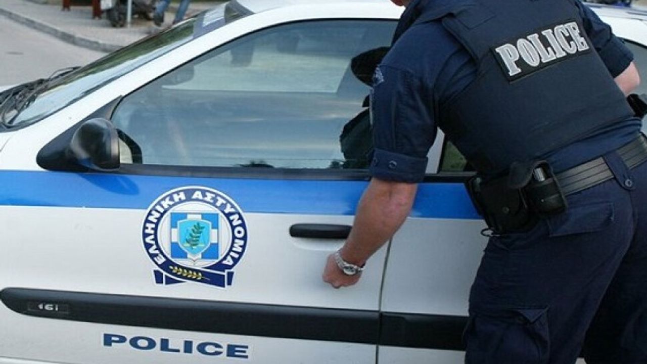 Rum Polisi  seyahat acentesini dolandıran kadını tutukladı