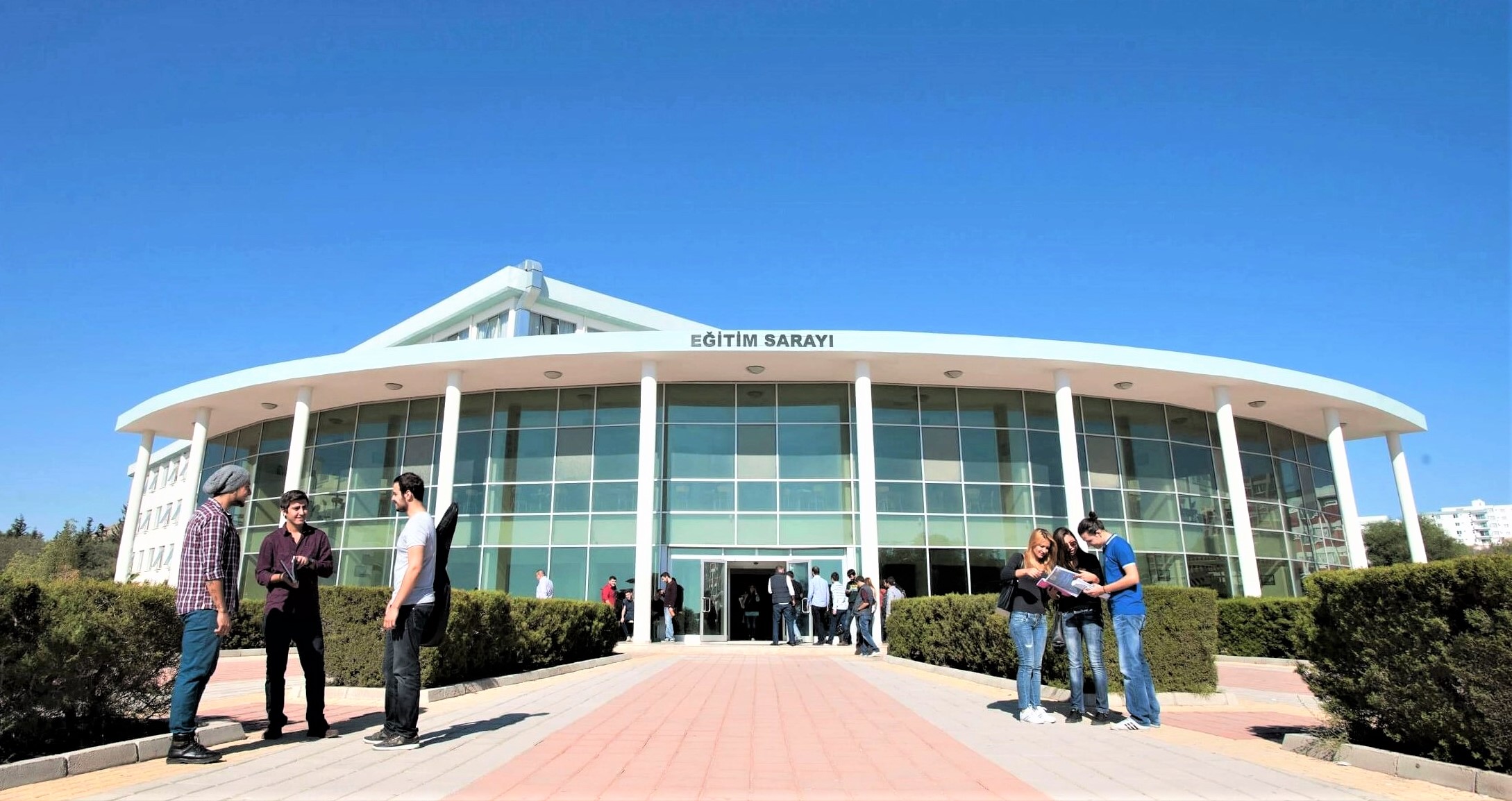 YDÜ’nün KKTC vatandaşı öğrencilere yönelik başlattığı “pedagojik formasyon” programına başvurular devam ediyor