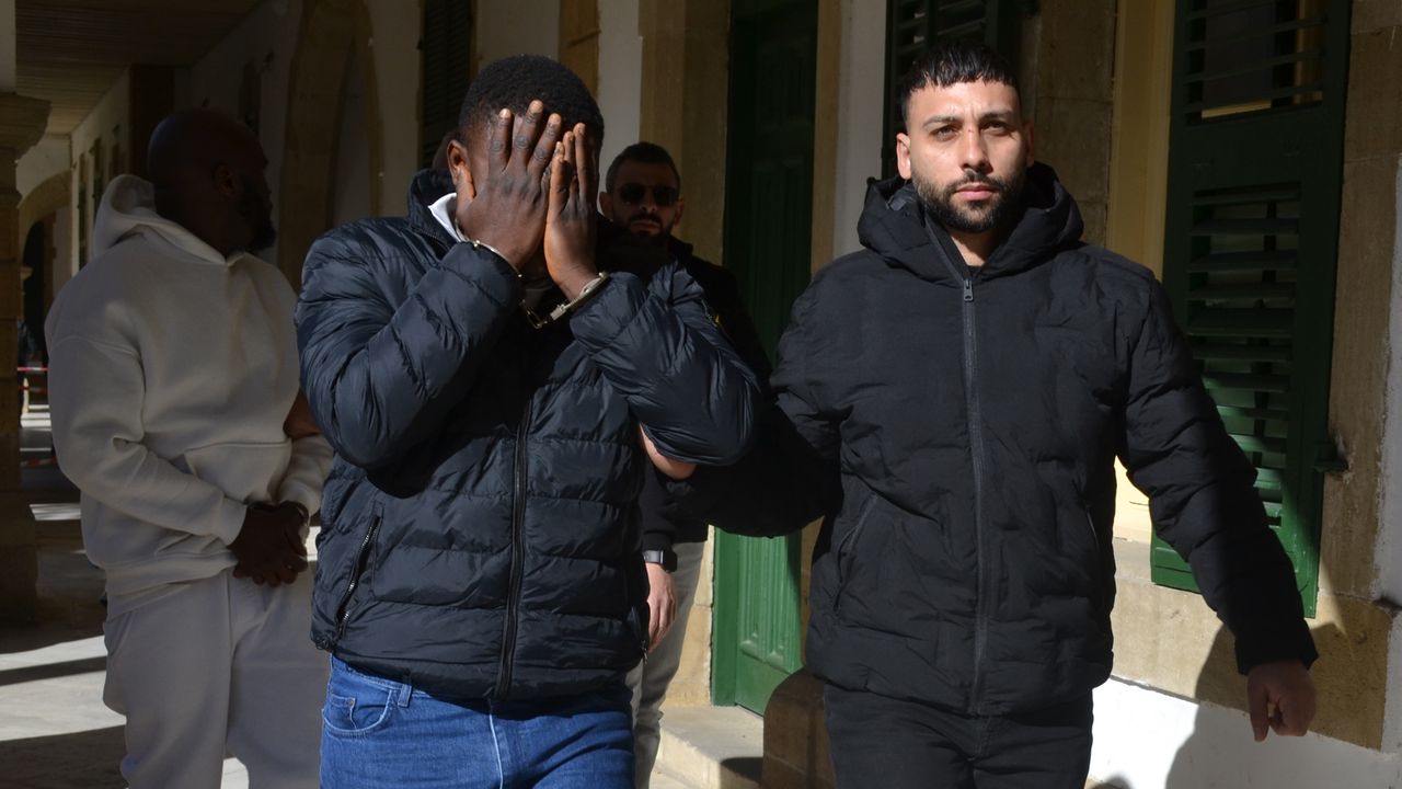 Uyuşturucu alışverişi yaparken yakalandılar...