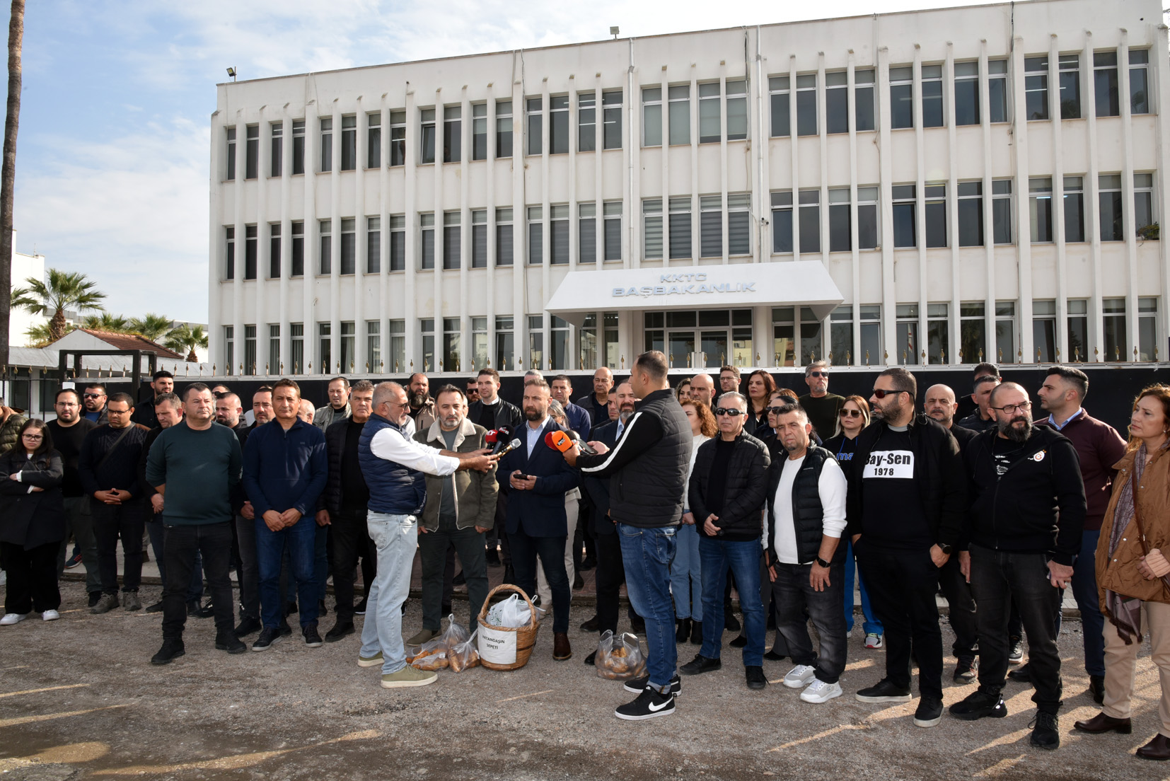 Sendikalardan Hayat Pahalılığı eylemi