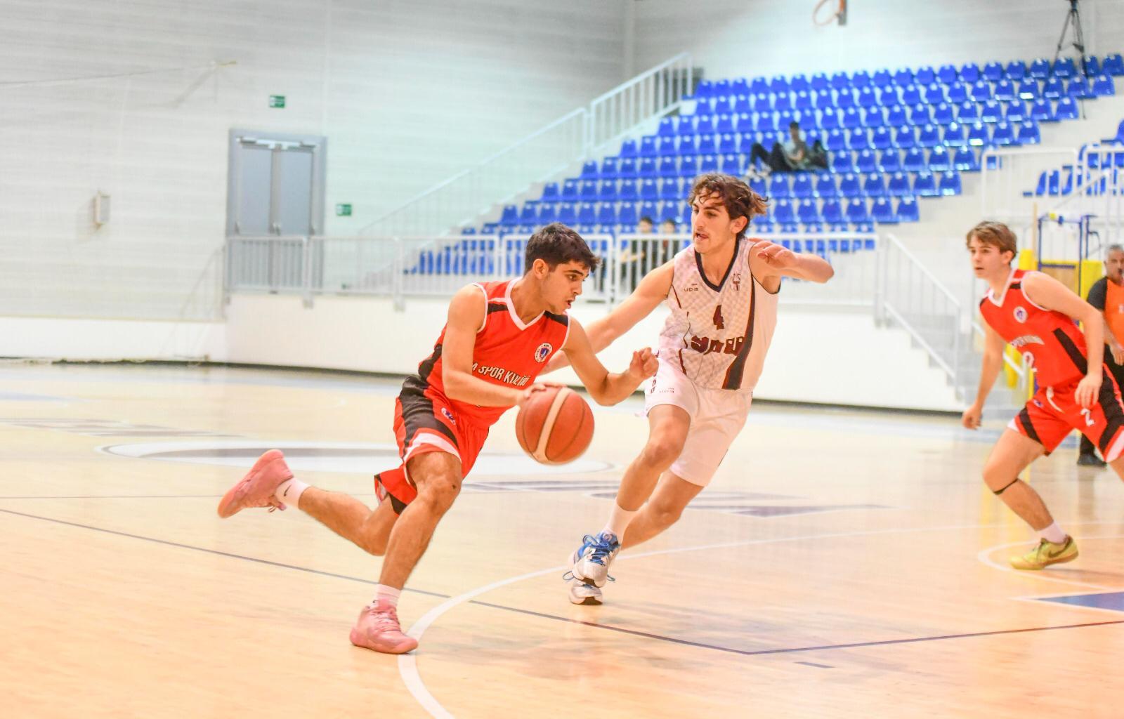 Basketbol U18’de YDÜ Galip