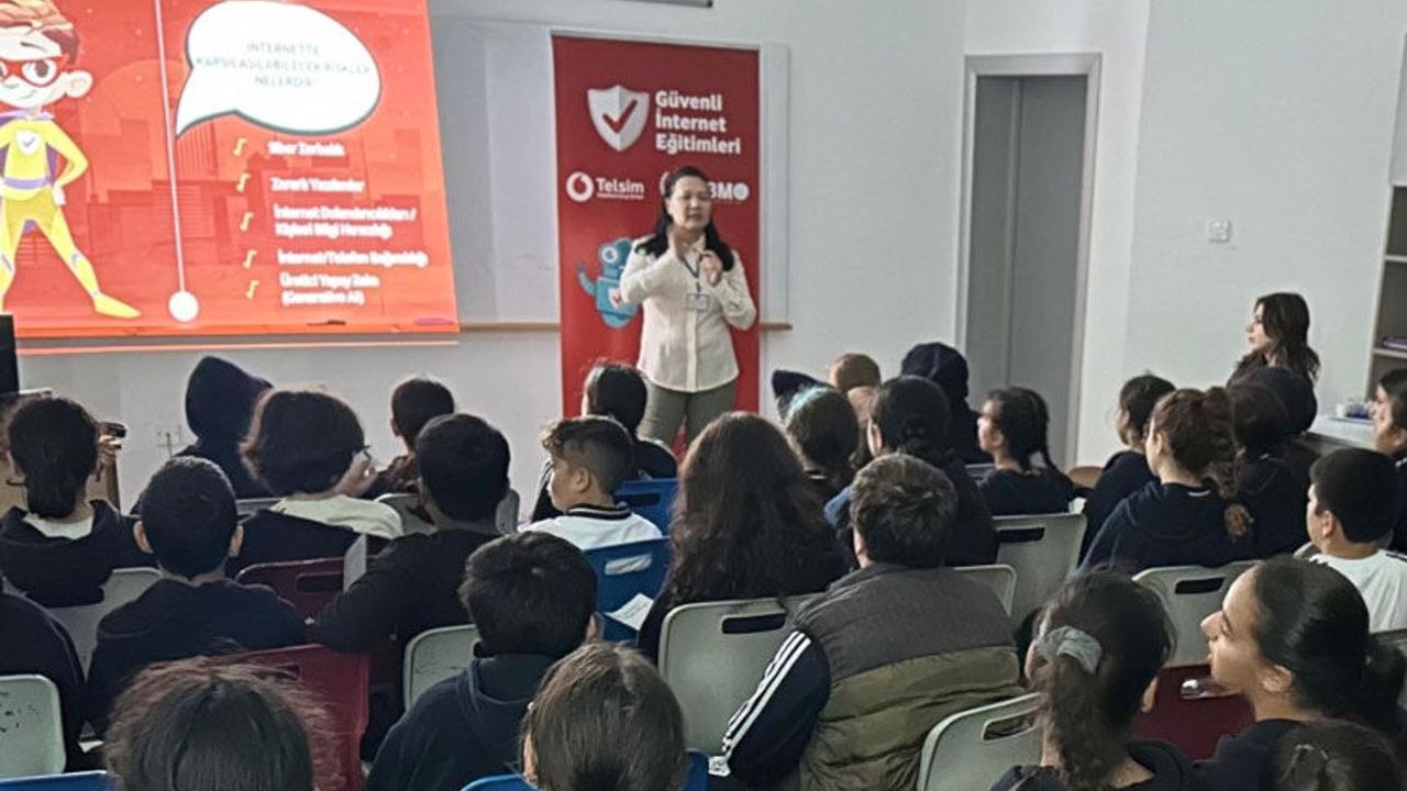Ortaokul altıncı sınıflara güvenli internet eğitimi veriliyor