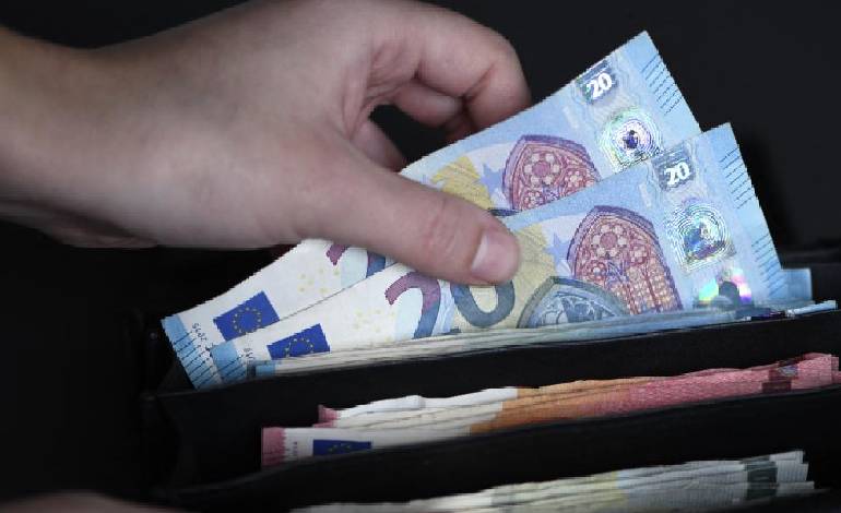 Alışverişlerde nakit sınırlaması yürürlüğe girdi