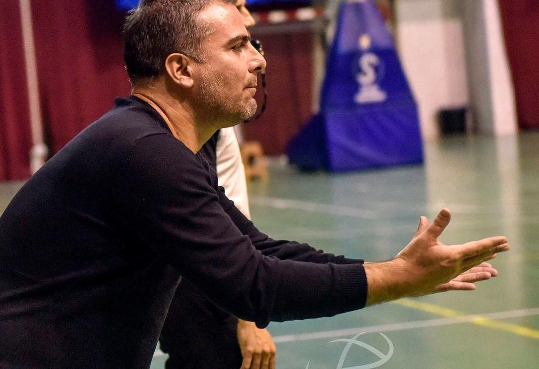 Gönyeli KoopBank'a Şok! Antrenör Emrah Güven sezonu kapattı!