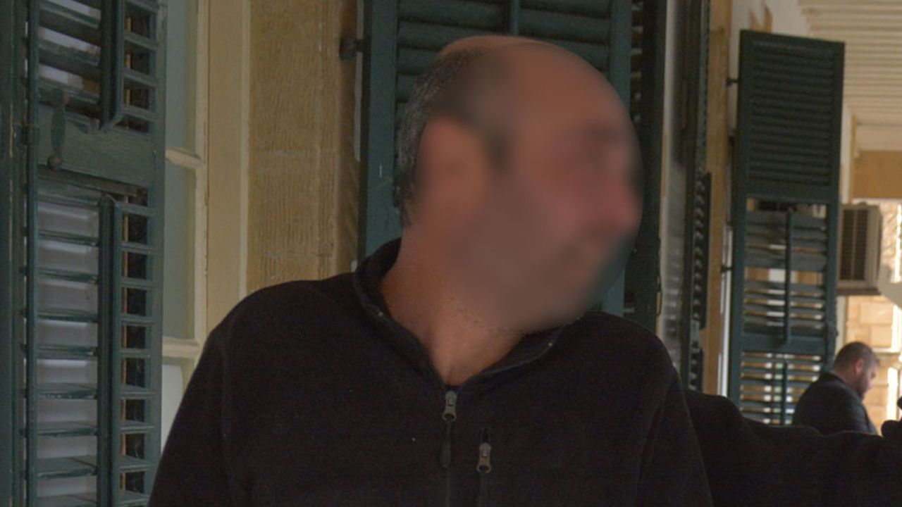 Kıbrıs'ta bu da oldu... Araçtan motorunu söküp çaldı