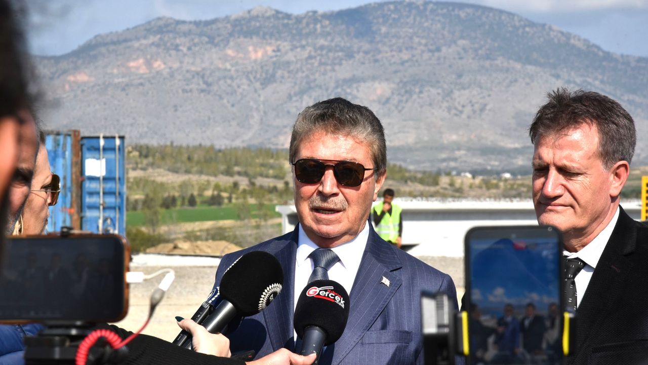 Üstel ile Bakan Arıklı, Lefkoşa Kuzey Çevre Yolu yapım çalışmalarını inceledi