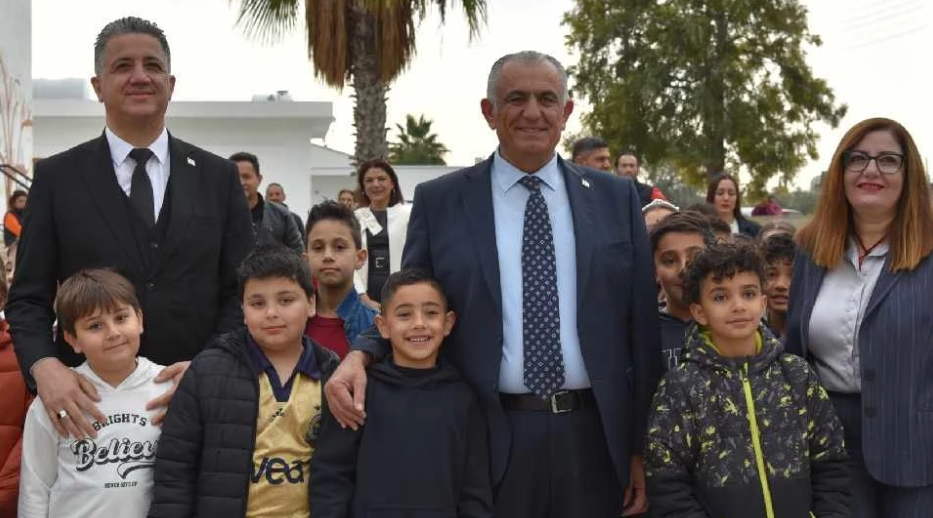 İlk ve orta dereceli okullarda karneler dağıtıldı, tatil başladı