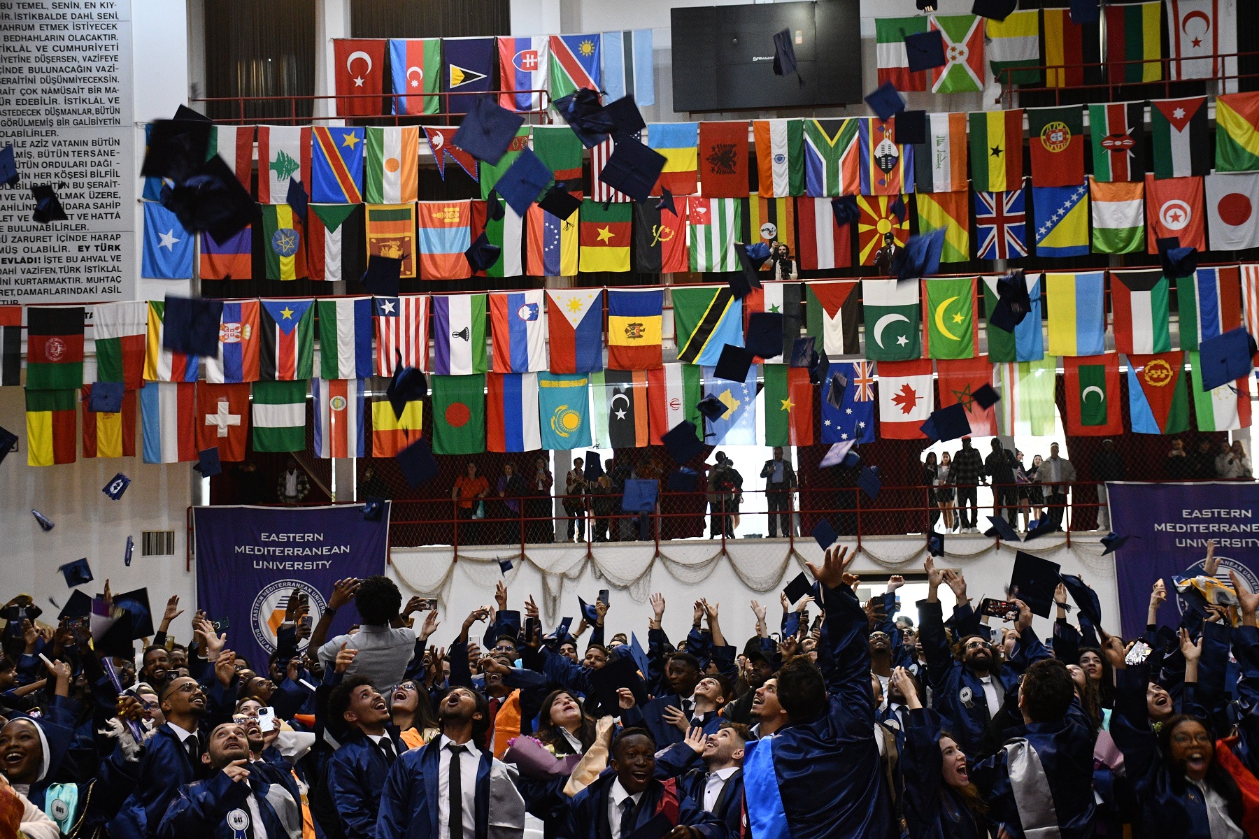 DAÜ Mezunlarını Gururla Uğurladı: 76 Bin Mezuna Ulaşıldı!