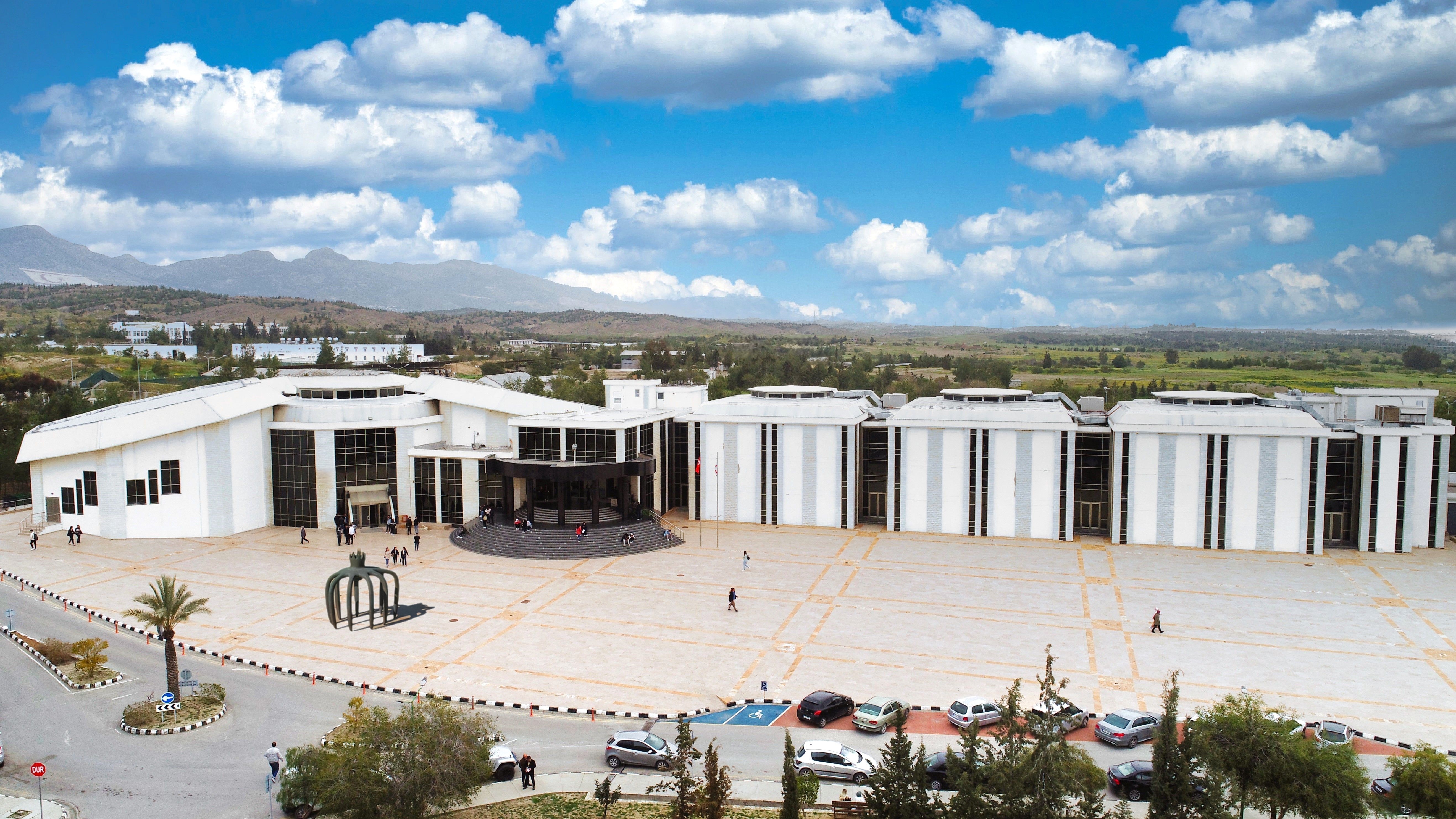 Yakın Doğu Üniversitesi’nin KKTC Öğrenci Yerleştirme ve Burs Sıralama Sınavı 24 Mayıs’ta!