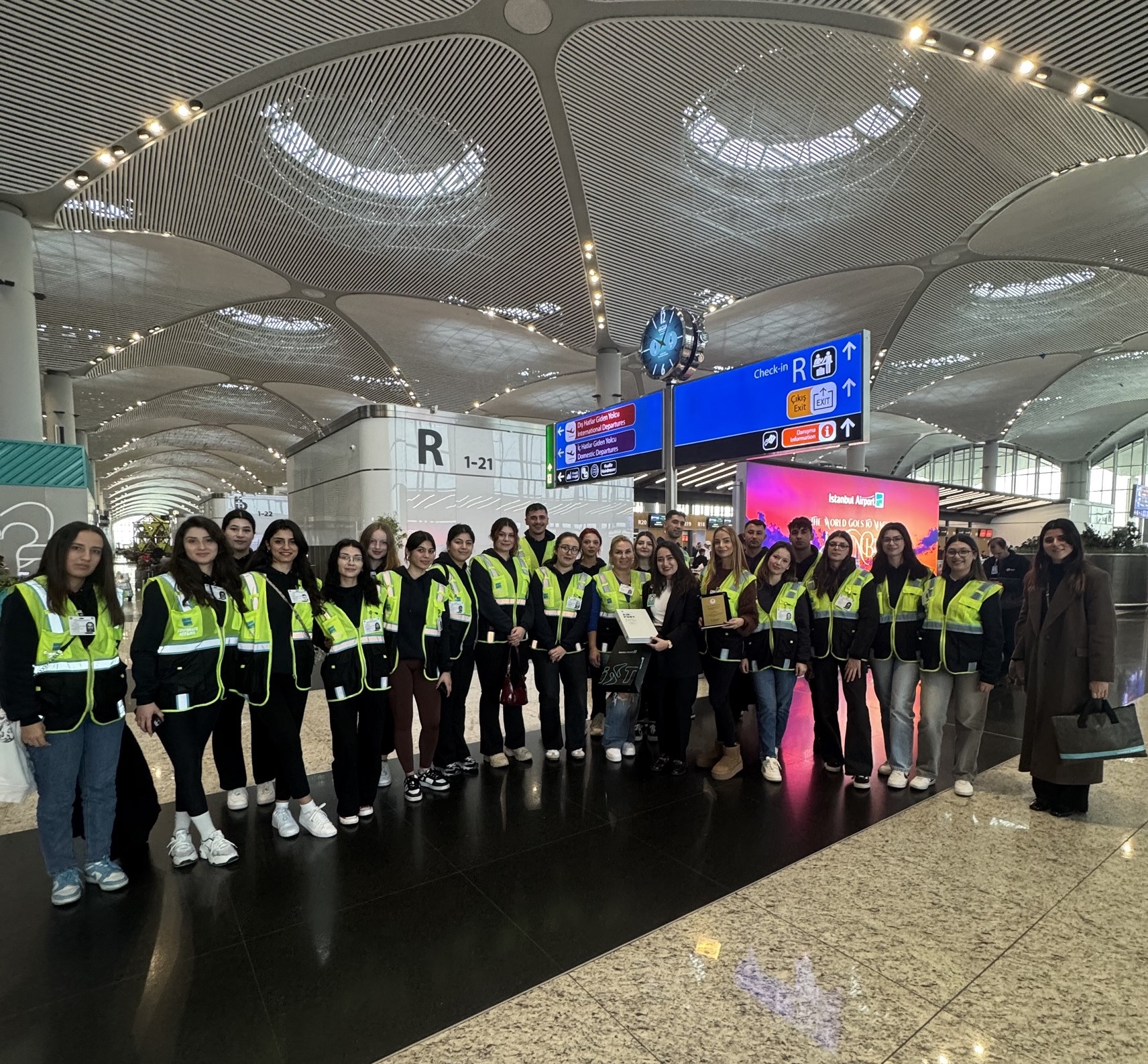 DAÜ SİVİL HAVACILIK ÖĞRENCİLERİ ACİL DURUM EĞİTİMİNDEN GEÇTİ