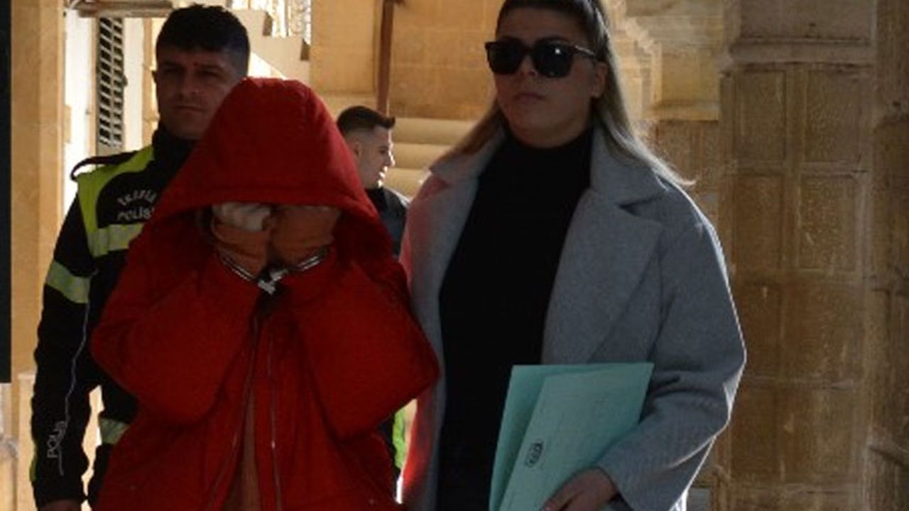 Çocuk bakıcısı hırsız çıktı