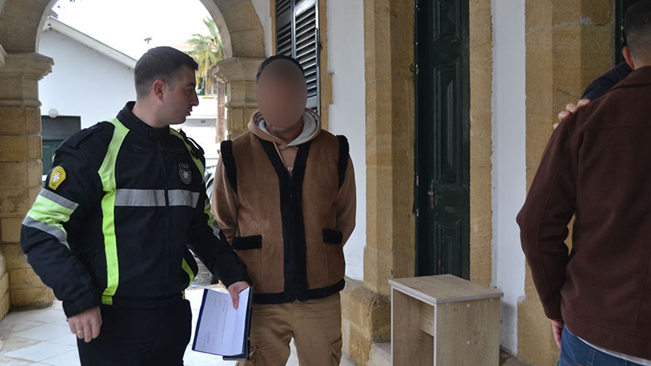 Alkollü bir şekilde aracını yol ortasına park etti, cezasını da ödemedi!