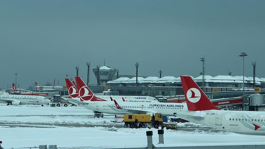 İstanbul’daki olumsuz hava koşulları nedeniyle bazı uçuşlar iptal