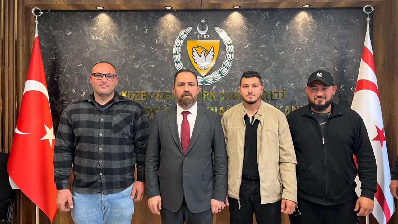 Tarım ve Doğal Kaynaklar Bakanı Çavuş, enginar üreticileriyle bir araya geldi