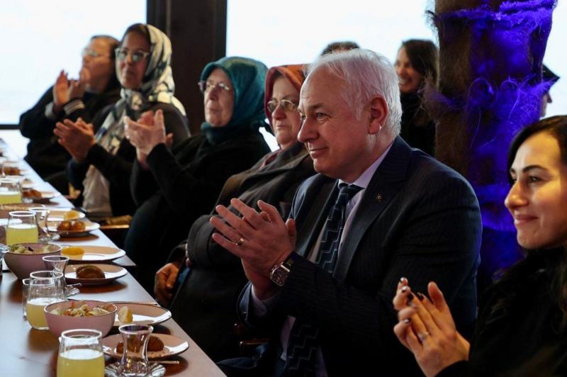 CHP'li Beykoz Belediye Başkanı Alaattin Köseler ile 20 kişi gözaltına alındı