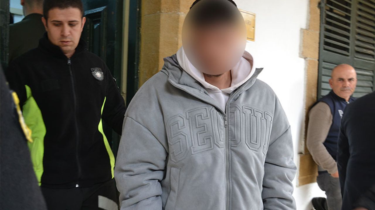 Kaldırımdaki yayaya çarptı... Dikkatsiz ve süratli sürücü mahkemede!