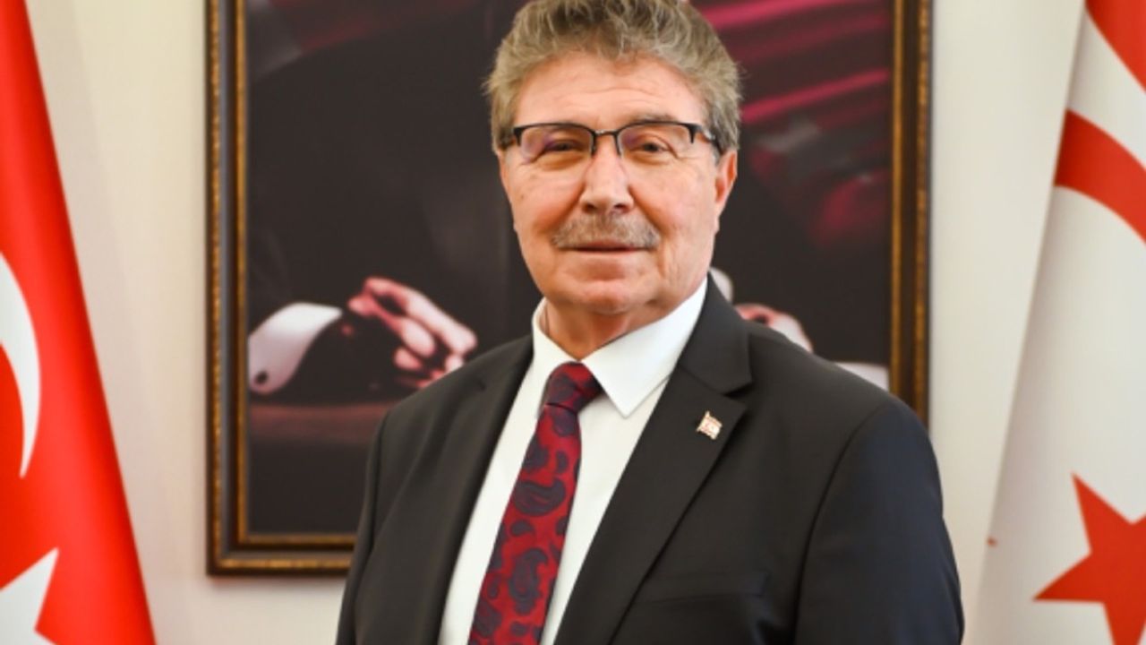 Ünal Üstel'den Dünya Şampiyonu Sedef Nergiz'e tebrik