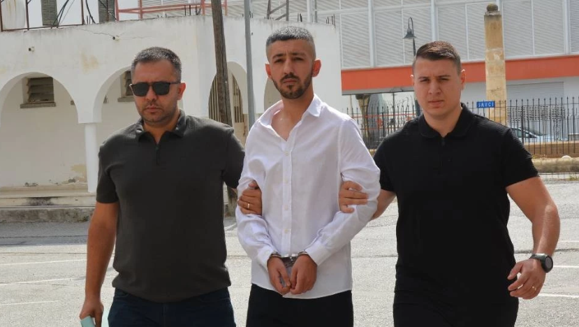 Bıçak darbesinden çantası sayesinde kurtuldu: Zanlı 2 gün tutuklu kalacak