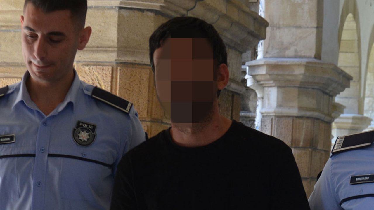 Patronunu 3 yerinden bıçakladı