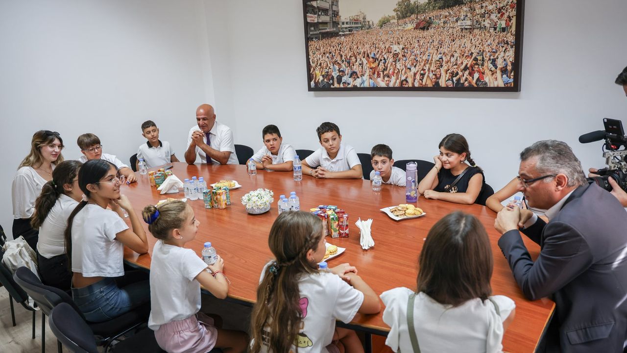 Erhürman, Dört İşlem Eğitim Merkezi öğrencilerini ağırladı: Umut doldum!