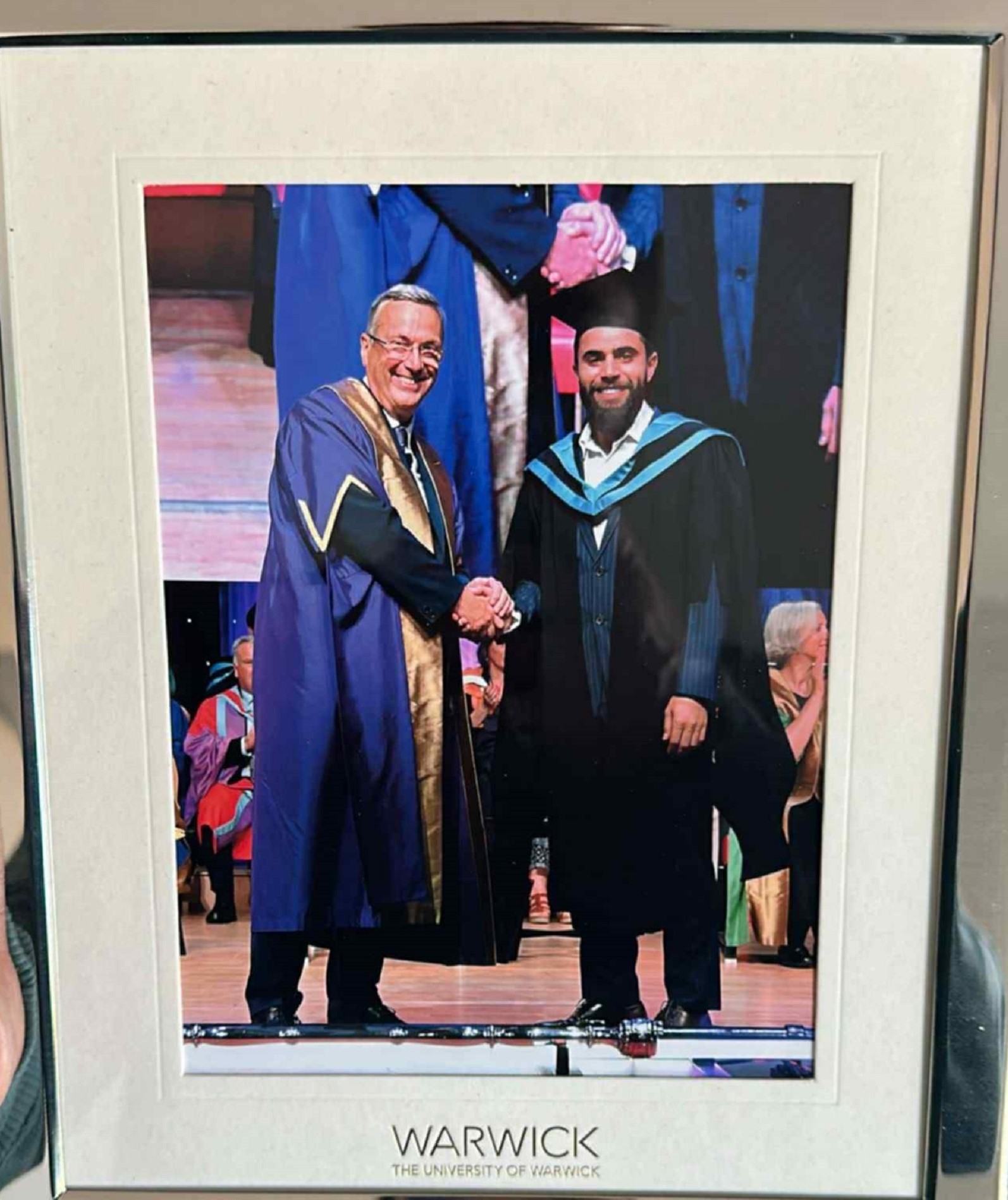 DAÜ-Warwick İş Birliğiyle Yetişti, Diplomasını İngiltere’de Aldı