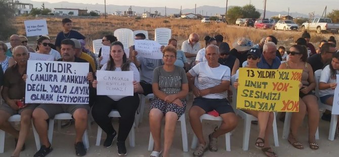 İskele Sınırüstü'nde alt yapı protestosu