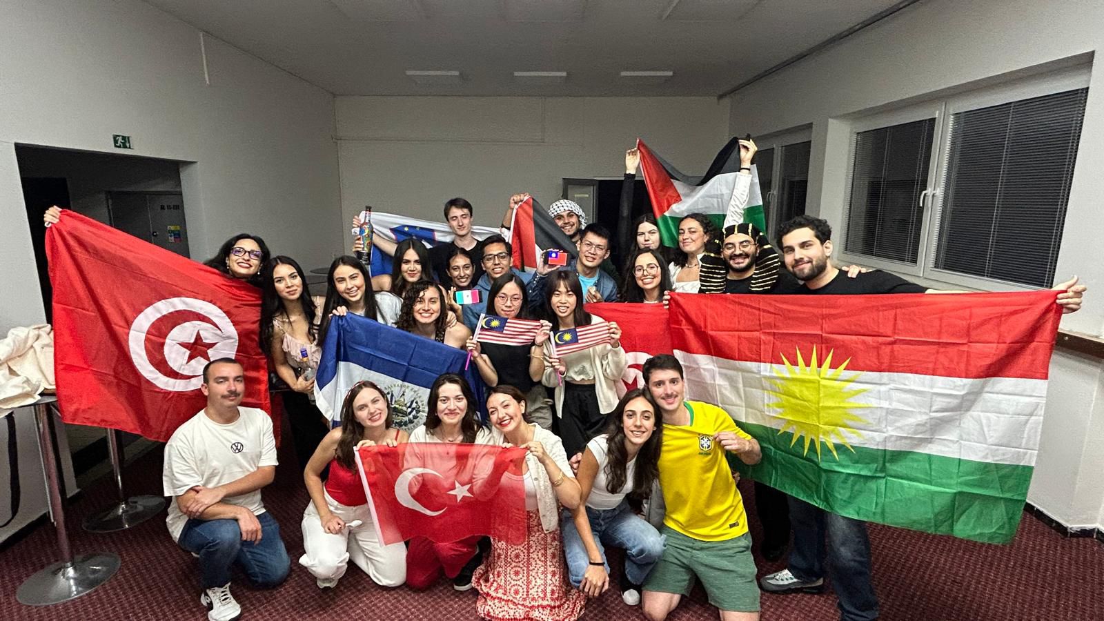 YDÜ Öğrencileri Yazı 21 Ülkede Staj Yaparak Geçirdi