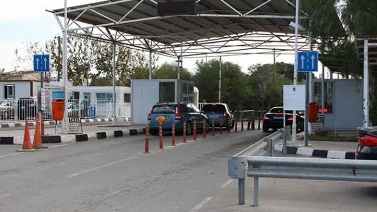 Rum basını: Tutuklamalar ardından Rumların KKTC’ye geçişlerinin azaldığı iddia edildi