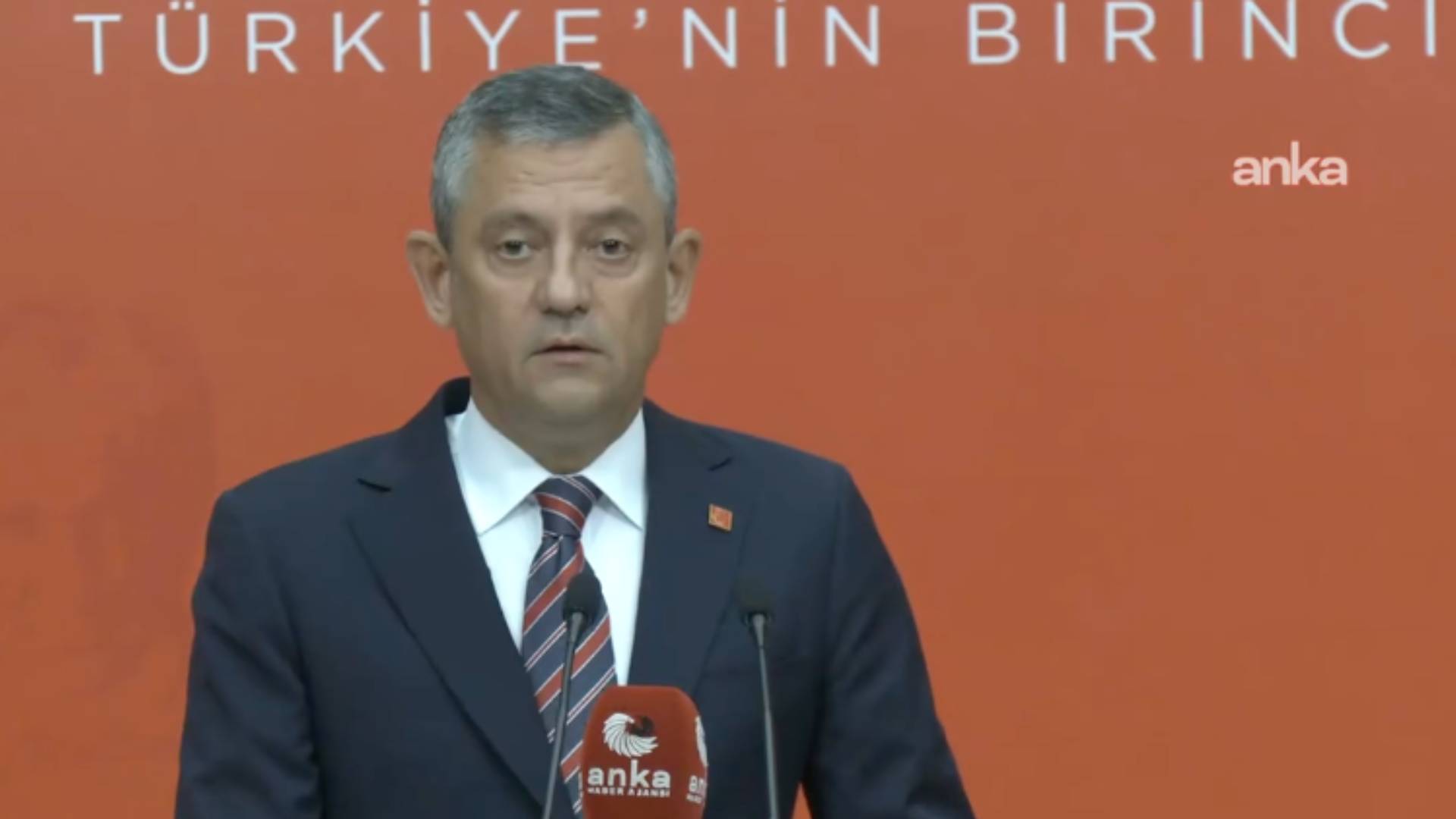 CANLI | "AK Toroslar çetesi çöküyor" diyerek isim vereceğini söylemişti; Özgür Özel açıklama yapıyor