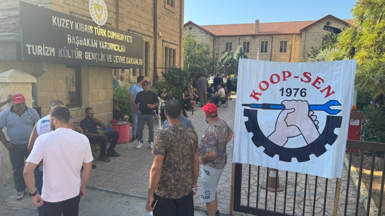 Kooperatif Merkez Bankası iştiraklerindeki grev sürüyor