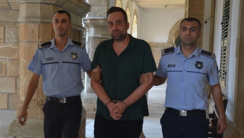 "Burayı babam kurtardı kimse beni uçaktan indiremez" diyen zanlıya 1 gün daha ek tutukluluk