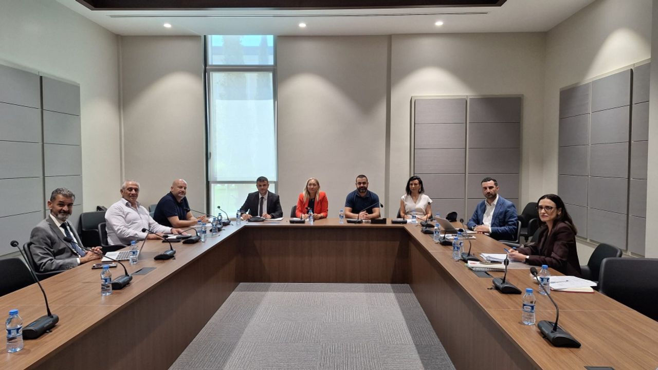 Cumhuriyet Meclisi, Hukuk, Siyasi İşler, Dışilişkiler ve Savunma Komitesi toplandı