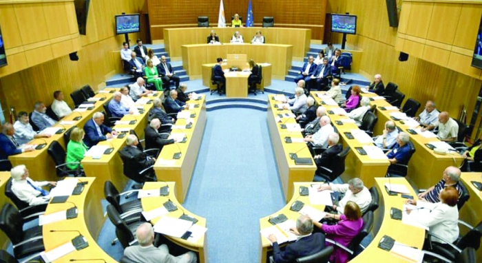 Rum Meclisi, "Göçmenlerin" TMK’ya başvurmasını engellemek için fon kurmayı hedefliyor