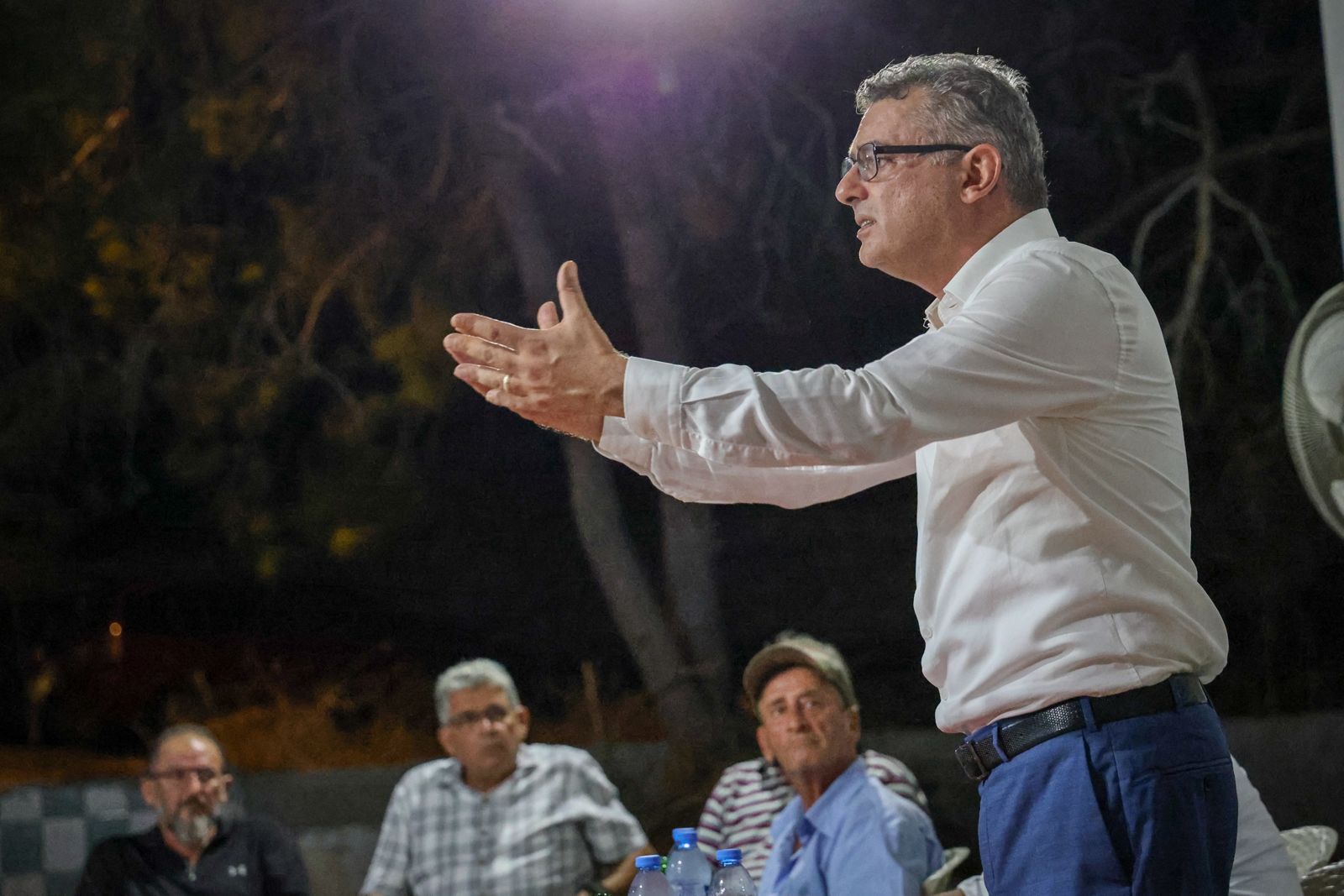 Erhürman, Karpaz'da : Egemenlik hakkını almak için adayım, lafını etmek için değil