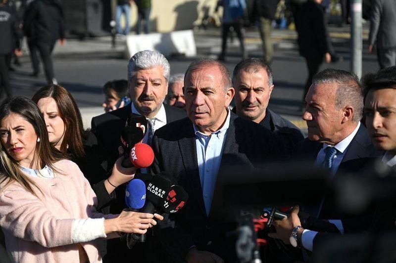 Gürsel Tekin, polis eşliğinde CHP İl Başkanlığı binasına girdi, CHP yönetimi binayı kapatma kararı aldı