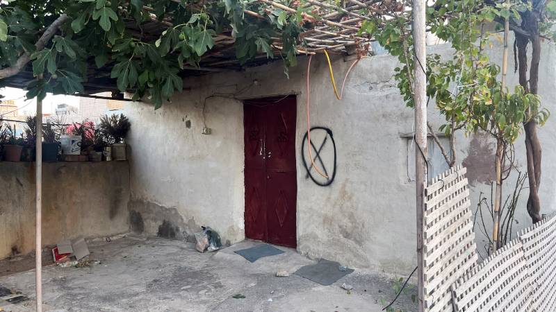 Suriye güvenlik güçleri, Alevilerin yaşadığı mahalleyi bastı; evleri "kal" veya "git" anlamına gelen "X" ve "O" diye işaretledi