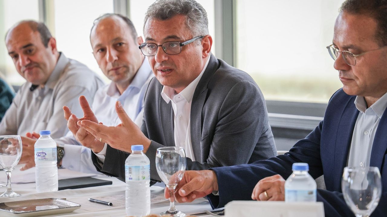 Erhürman: Ayaklarımız üzerinde duracak, hep birlikte üretecek, pastayı hep birlikte büyüteceğiz