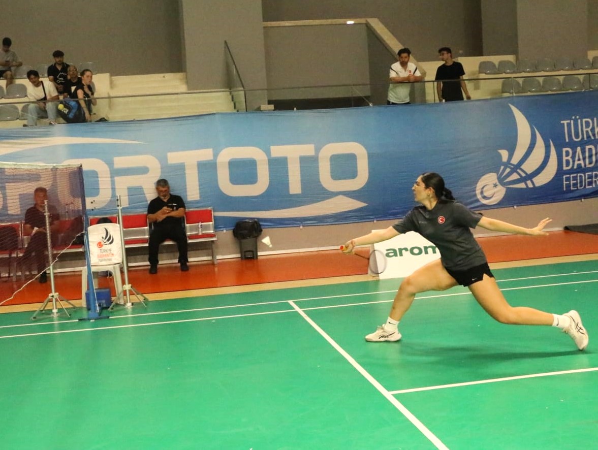 Yakın Doğu Koleji’nin Yıldızı, Dünya Devleriyle Aynı Kortta!