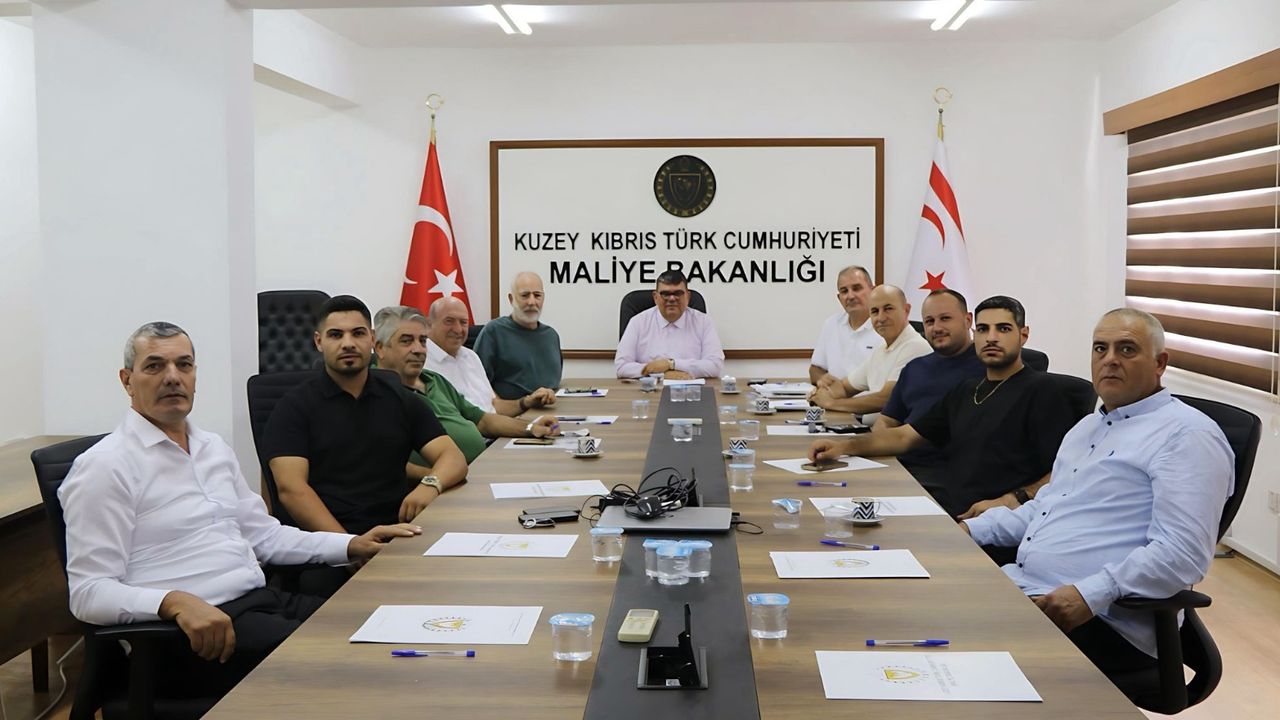 Maliye Bakanı Berova, zeytin üreticilerini kabul etti