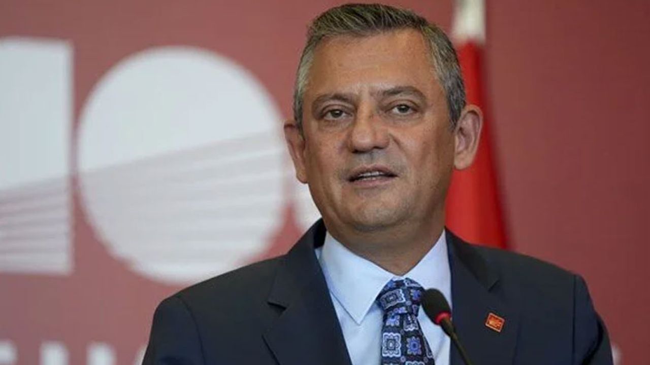 Özgür Özel, parti tarihinde en yüksek oyu alarak Genel Başkan seçildi: Bütün Türkiye'ye gösterdiniz ki CHP iktidara hazırdır!